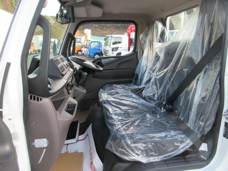AT　積載2950kg　平ボデー　垂直ゲート　全低床　!!|中古トラックの販売・買取・査定のアイナビ