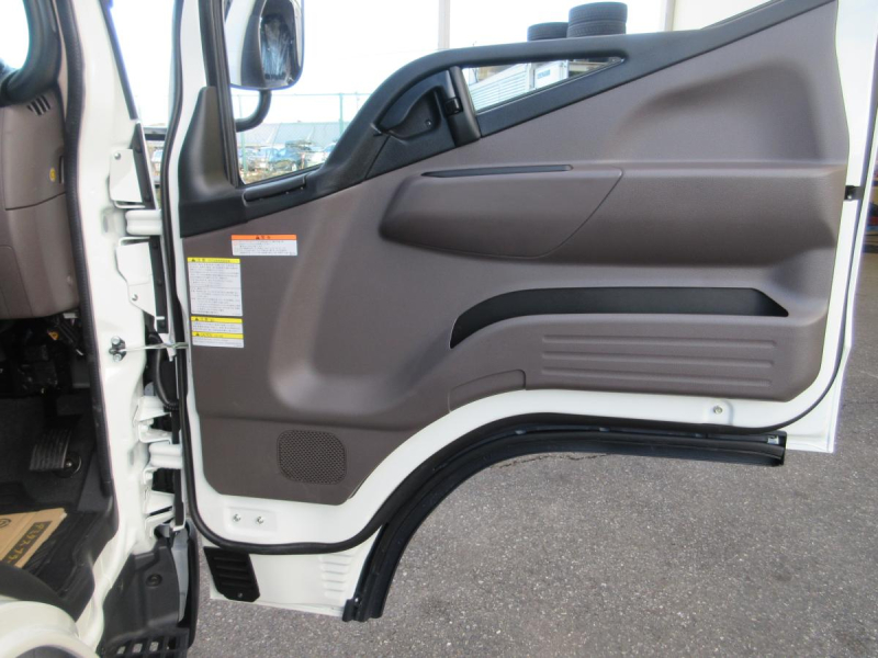 積載量2950Kg　垂直ゲート　平ボデー　高床　5速ミッション|中古トラックの販売・買取・査定のアイナビ