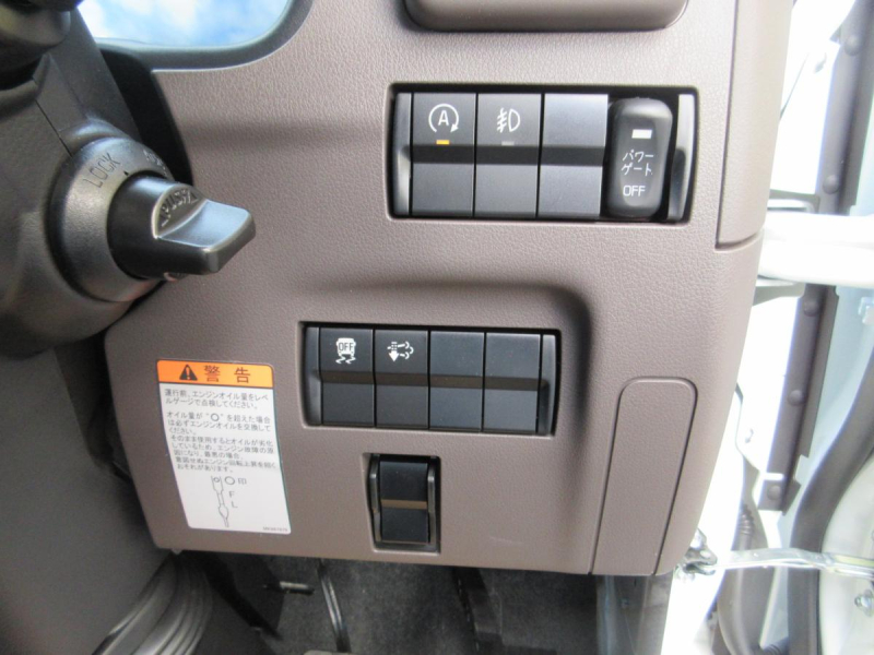 積載量2950Kg　垂直ゲート　平ボデー　高床　5速ミッション|中古トラックの販売・買取・査定のアイナビ