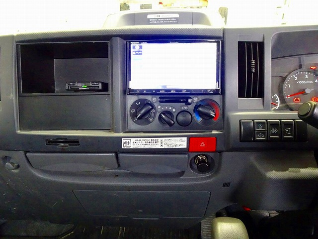 エルフ1.55tFFLWタイヤ平ボデー|中古トラックの販売・買取・査定のアイナビ