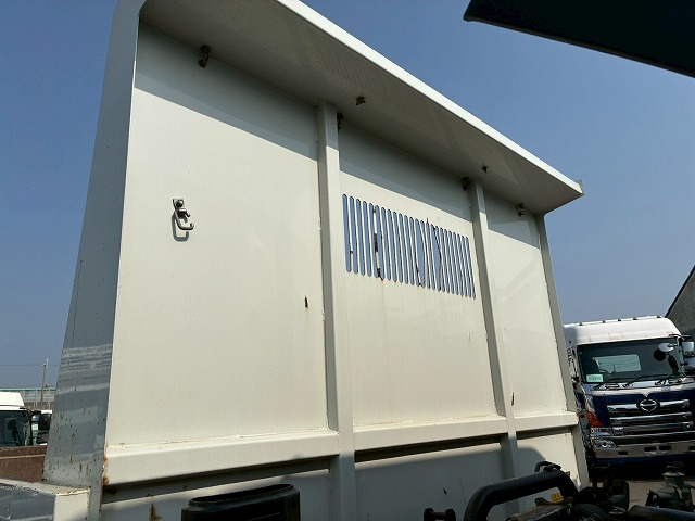 ショートキャブ/ベッドレス新明和工業190馬力6速MT|中古トラックの販売・買取・査定のアイナビ