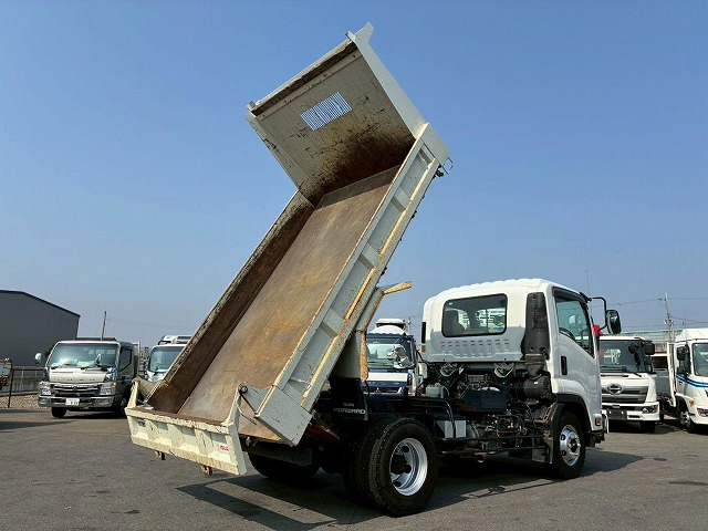 ショートキャブ/ベッドレス新明和工業190馬力6速MT|中古トラックの販売・買取・査定のアイナビ