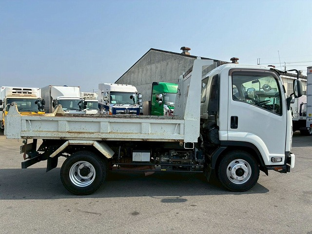 ショートキャブ/ベッドレス新明和工業190馬力6速MT|中古トラックの販売・買取・査定のアイナビ