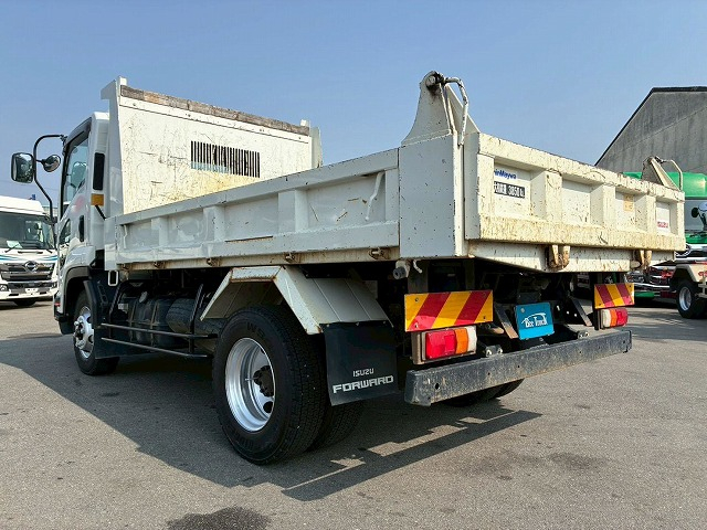 ショートキャブ/ベッドレス新明和工業190馬力6速MT|中古トラックの販売・買取・査定のアイナビ