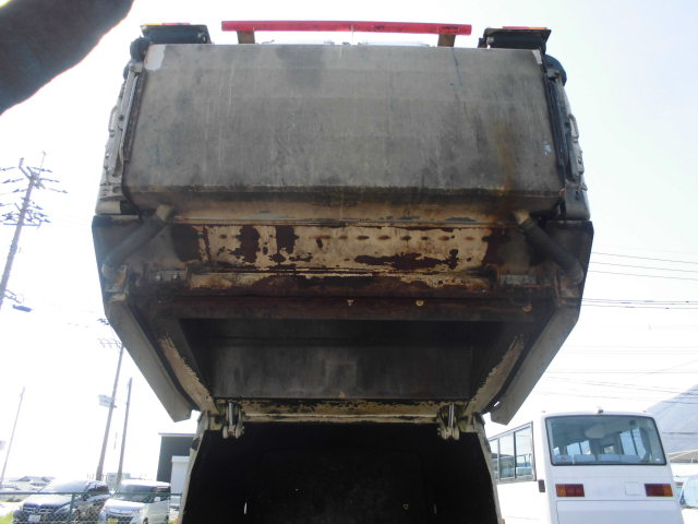 2.6tパッカー車塵芥車回転式ダンプ式新明和オートマAT|中古トラックの販売・買取・査定のアイナビ