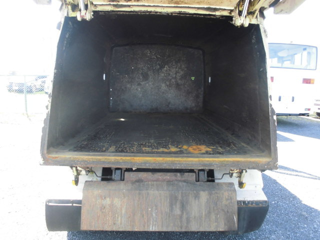 2.6tパッカー車塵芥車回転式ダンプ式新明和オートマAT|中古トラックの販売・買取・査定のアイナビ