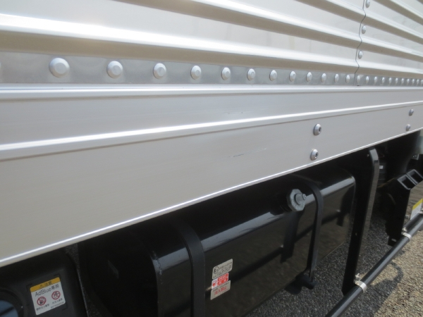 いすゞエルフワイドロングドライバンゲート付|中古トラックの販売・買取・査定のアイナビ