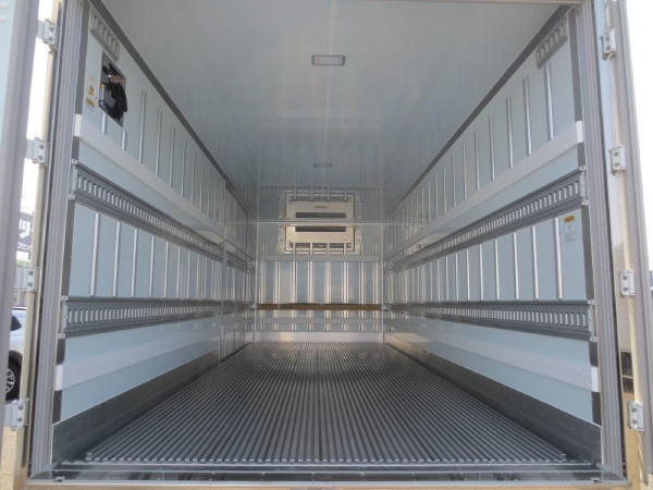 日野レンジャー冷蔵冷凍車ゲート付|中古トラックの販売・買取・査定のアイナビ