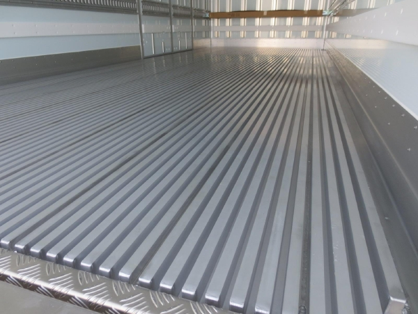 日野レンジャー冷蔵冷凍車ゲート付|中古トラックの販売・買取・査定のアイナビ