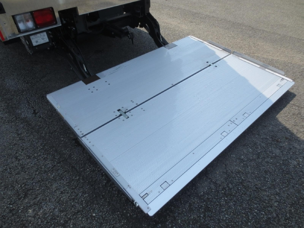 日野レンジャー冷蔵冷凍車ゲート付|中古トラックの販売・買取・査定のアイナビ