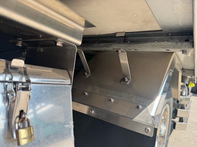 H27エルフ冷凍 三菱-30度設定 二室サイドドア|中古トラックの販売・買取・査定のアイナビ