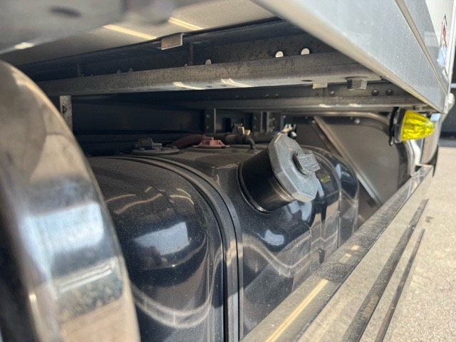 H27エルフ冷凍 三菱-30度設定 二室サイドドア|中古トラックの販売・買取・査定のアイナビ