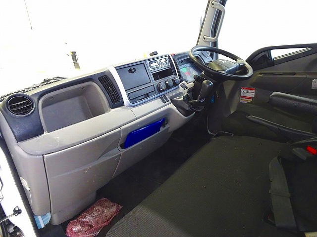 キャンター2t全低床標準タダノ3段クレーン付|中古トラックの販売・買取・査定のアイナビ