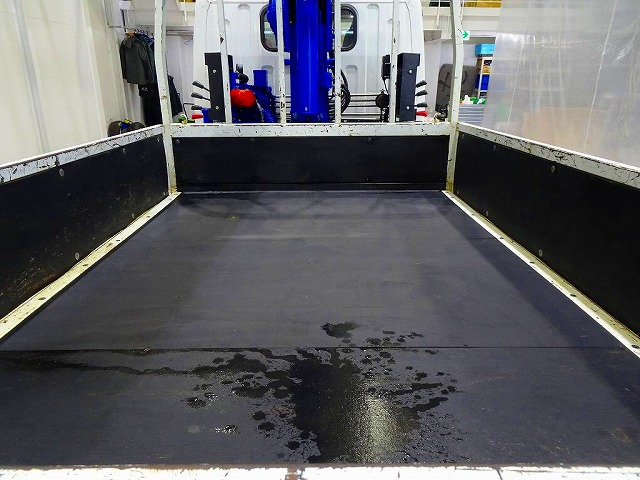 キャンター2t全低床標準タダノ3段クレーン付|中古トラックの販売・買取・査定のアイナビ