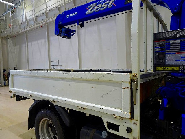 キャンター2t全低床標準タダノ3段クレーン付|中古トラックの販売・買取・査定のアイナビ