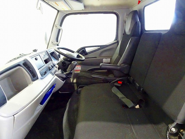 キャンター2t全低床標準タダノ3段クレーン付|中古トラックの販売・買取・査定のアイナビ