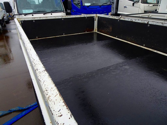 キャンター2t全低床標準タダノ3段クレーン付|中古トラックの販売・買取・査定のアイナビ