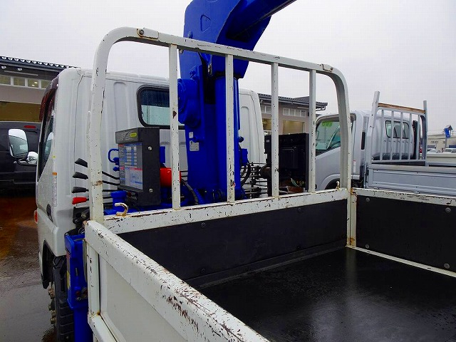 キャンター2t全低床標準タダノ3段クレーン付|中古トラックの販売・買取・査定のアイナビ