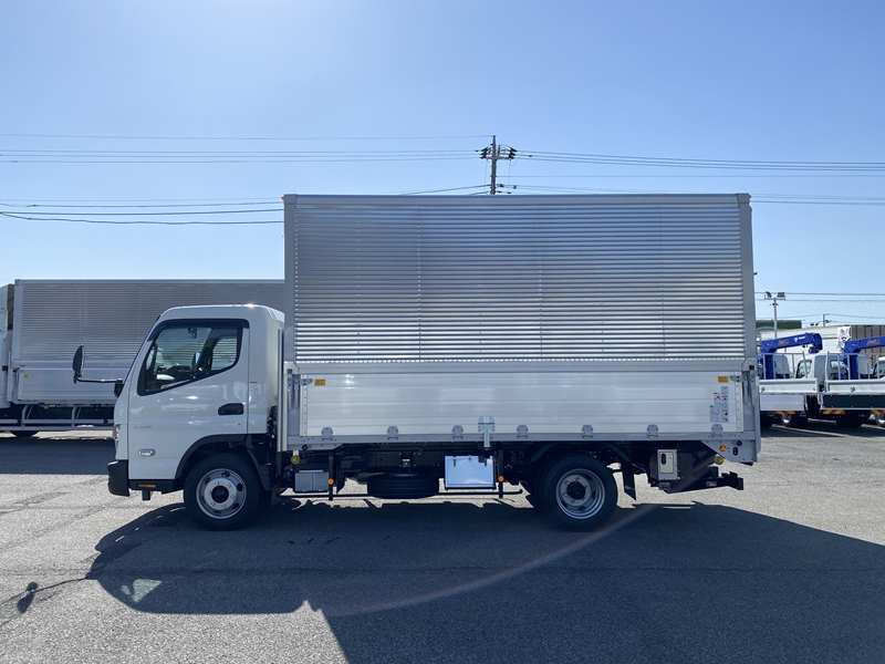 キャンター　ワイドロング　全低床　跳上ゲート付　積載3,750kg|中古トラックの販売・買取・査定のアイナビ