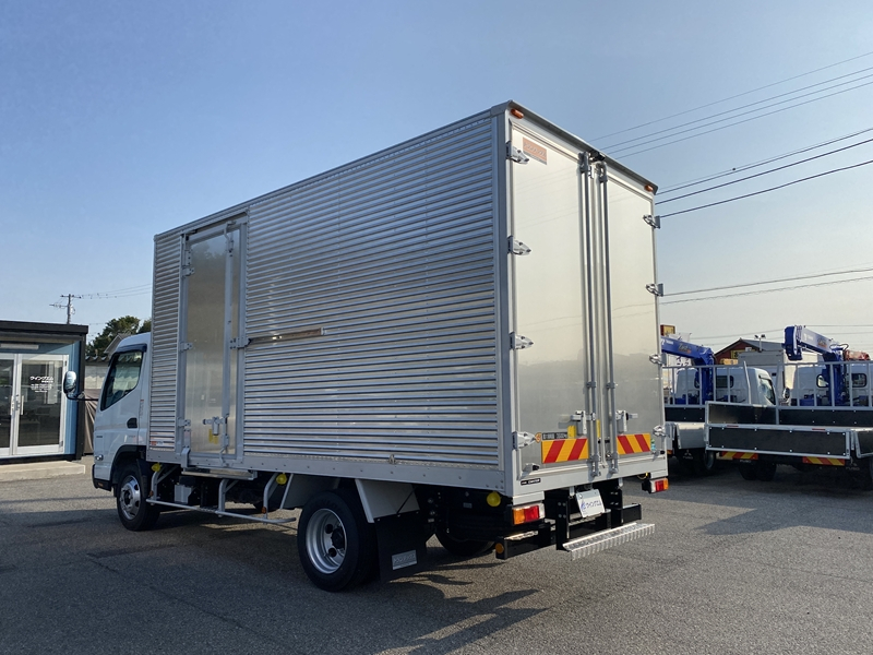 キャンター　ワイドロング　全低床　ラッシング2段　サイドドア　積載3,500kg|中古トラックの販売・買取・査定のアイナビ