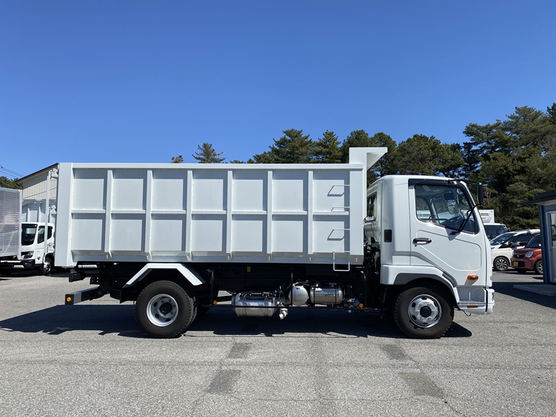 ファイター 新明和深ダンプ リア片開き 13立米 積載2,750kg|中古トラックの販売・買取・査定のアイナビ