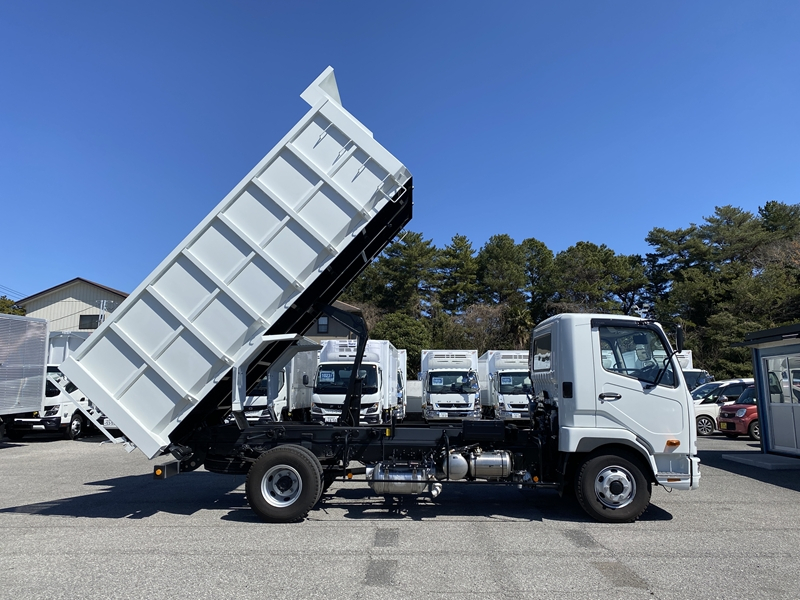 ファイター 新明和深ダンプ リア片開き 13立米 積載2,750kg|中古トラックの販売・買取・査定のアイナビ