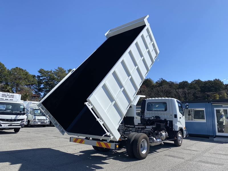ファイター 新明和深ダンプ リア片開き 13立米 積載2,750kg|中古トラックの販売・買取・査定のアイナビ