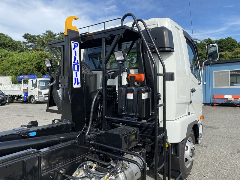 ファイター 新明和工業 ベット付 220PS 積載3,600kg プロライン装備|中古トラックの販売・買取・査定のアイナビ