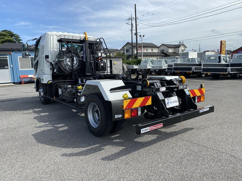 ファイター 新明和工業 ベット付 220PS 積載3,600kg プロライン装備|中古トラックの販売・買取・査定のアイナビ