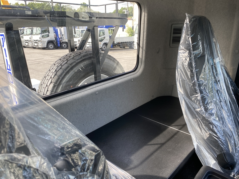 ファイター 新明和工業 ベット付 220PS 積載3,600kg プロライン装備|中古トラックの販売・買取・査定のアイナビ