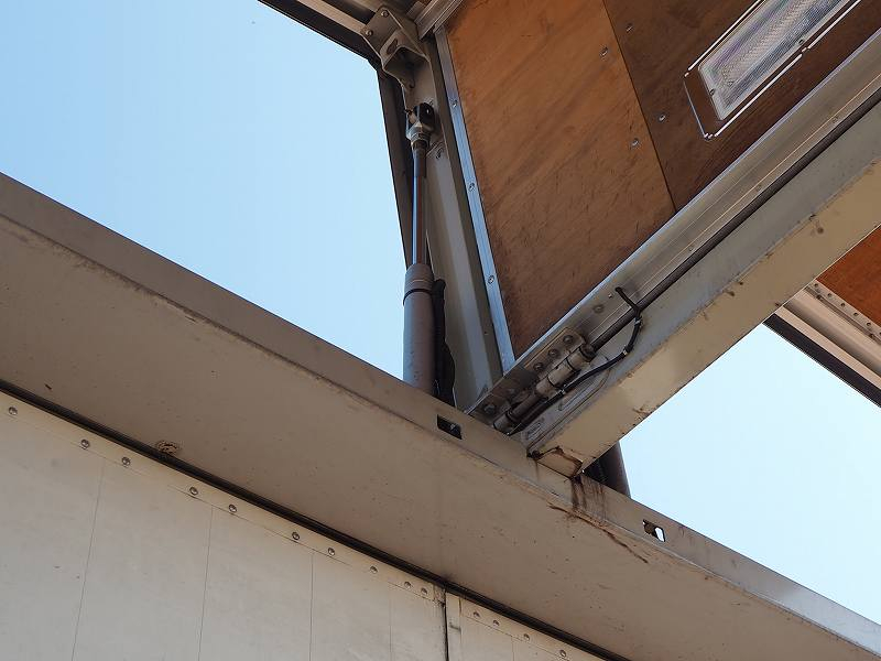 三菱スーパーグレート22tショートベースアルミウイング|中古トラックの販売・買取・査定のアイナビ