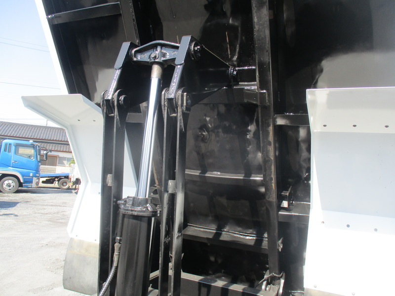 H27レンジャー土砂禁ダンプ車検付9.3立米リヤ観音扉|中古トラックの販売・買取・査定のアイナビ