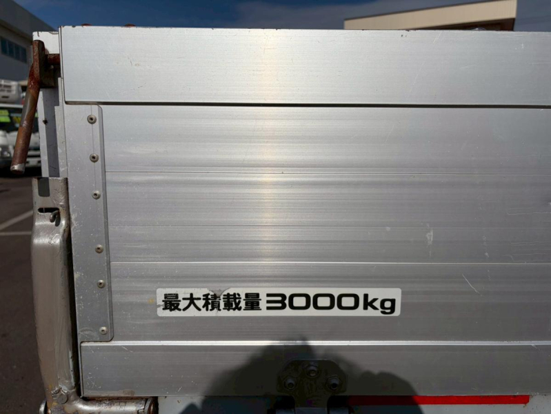 アルミブロック簡易クレーン古河ユニック3トン積載|中古トラックの販売・買取・査定のアイナビ