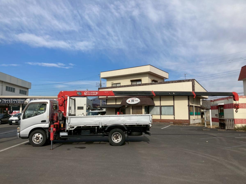 4段クレーン標準ロング古河ユニック2.63t吊3トン積載ラジコン|中古トラックの販売・買取・査定のアイナビ