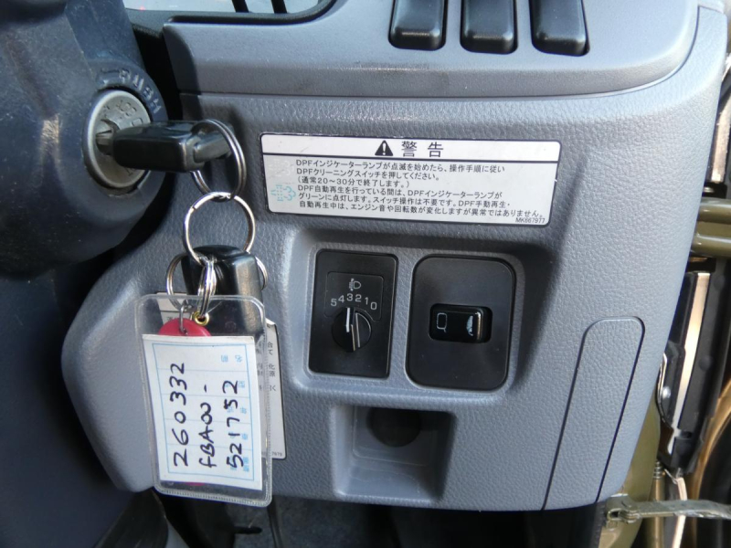 キャンター　1.35トン　パネルバン|中古トラックの販売・買取・査定のアイナビ