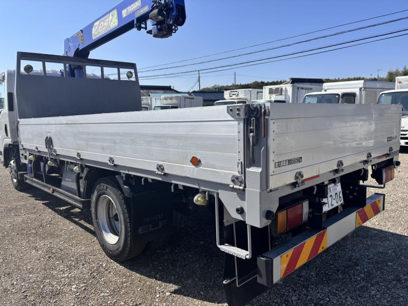 ワイド幅 超ロング 4段クレーンラジコン付き アルミアオリ|中古トラックの販売・買取・査定のアイナビ