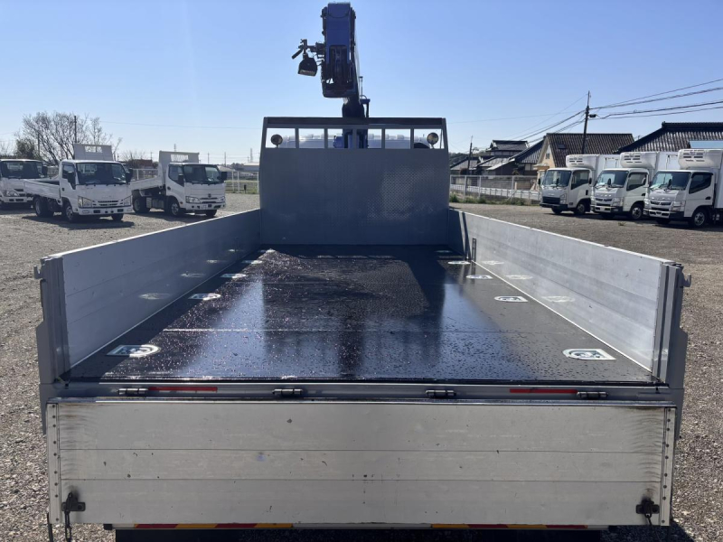 ワイド幅 超ロング 4段クレーンラジコン付き アルミアオリ|中古トラックの販売・買取・査定のアイナビ