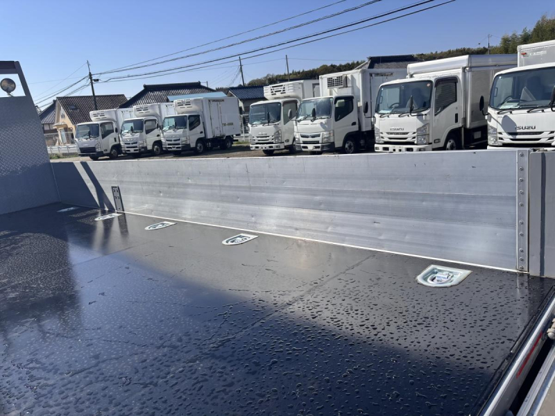 ワイド幅 超ロング 4段クレーンラジコン付き アルミアオリ|中古トラックの販売・買取・査定のアイナビ