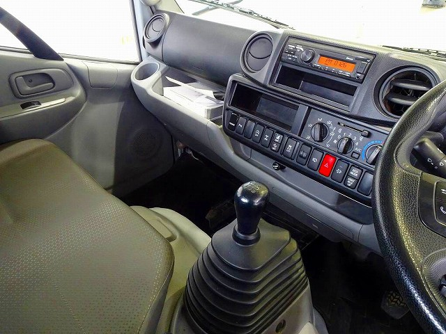 ダイナ2t4WDFJL標準平ボデー|中古トラックの販売・買取・査定のアイナビ