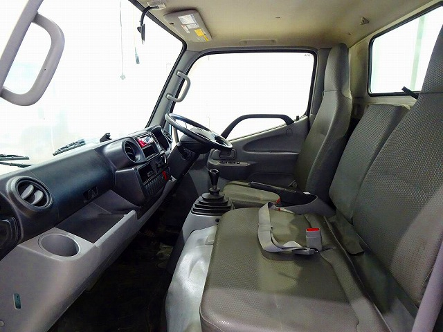 トヨエース1.25t4WDFJLSタイヤ平ボディ|中古トラックの販売・買取・査定のアイナビ