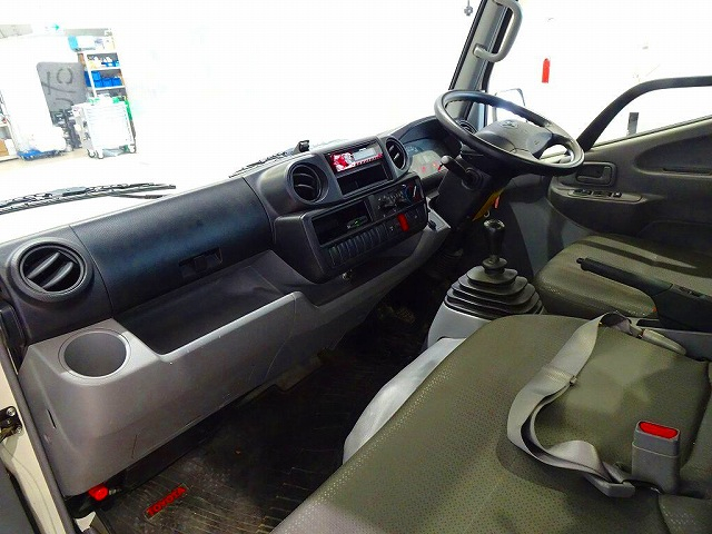 トヨエース1.25t4WDFJLSタイヤ平ボディ|中古トラックの販売・買取・査定のアイナビ