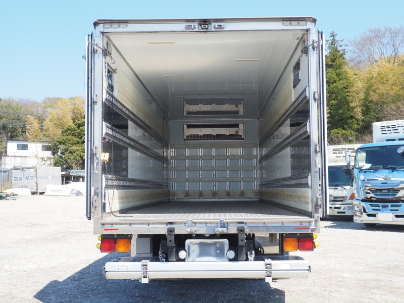 いすゞ 冷凍バン フォワード|中古トラックの販売・買取・査定のアイナビ
