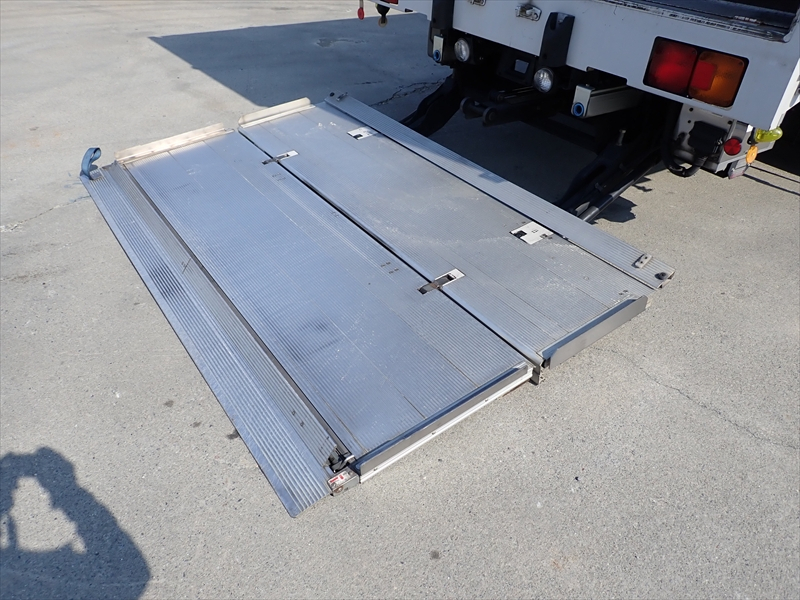 【352672】アルミウィング　格納ゲート付|中古トラックの販売・買取・査定のアイナビ