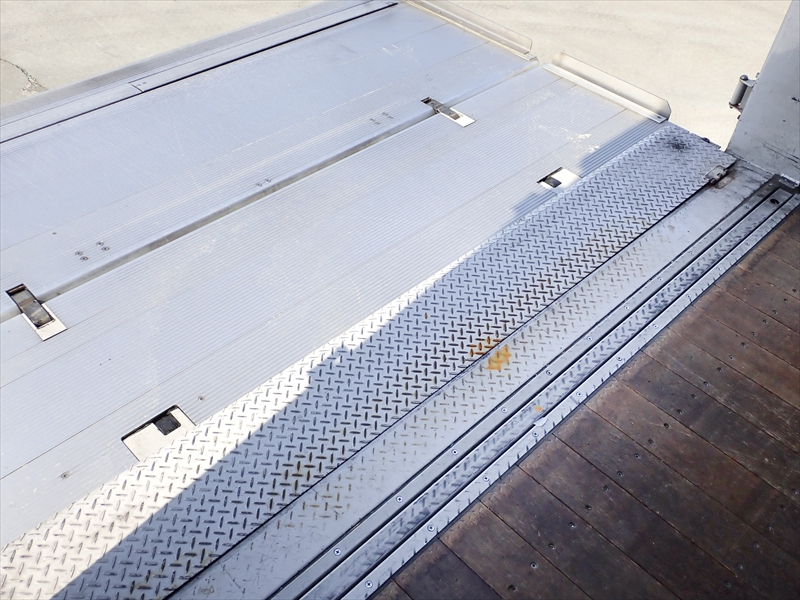 【352672】アルミウィング　格納ゲート付|中古トラックの販売・買取・査定のアイナビ