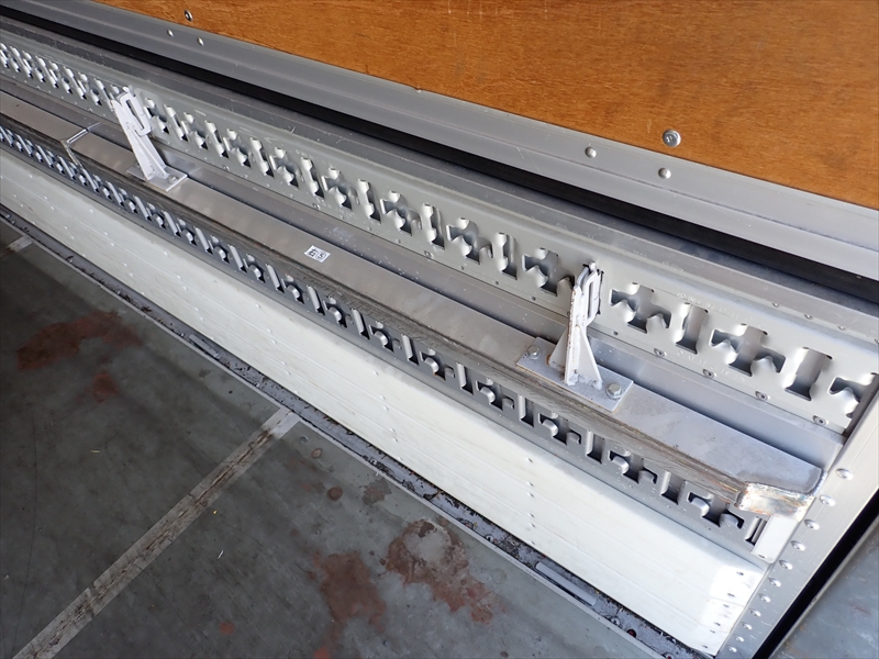 【352625】アルミウィング 床鉄板張り 融雪仕様|中古トラックの販売・買取・査定のアイナビ