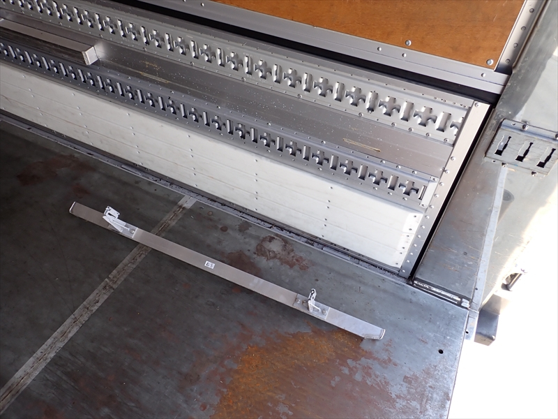 【352625】アルミウィング 床鉄板張り 融雪仕様|中古トラックの販売・買取・査定のアイナビ