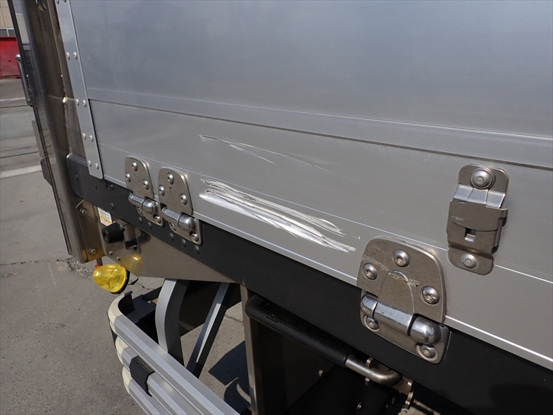 【352625】アルミウィング 床鉄板張り 融雪仕様|中古トラックの販売・買取・査定のアイナビ