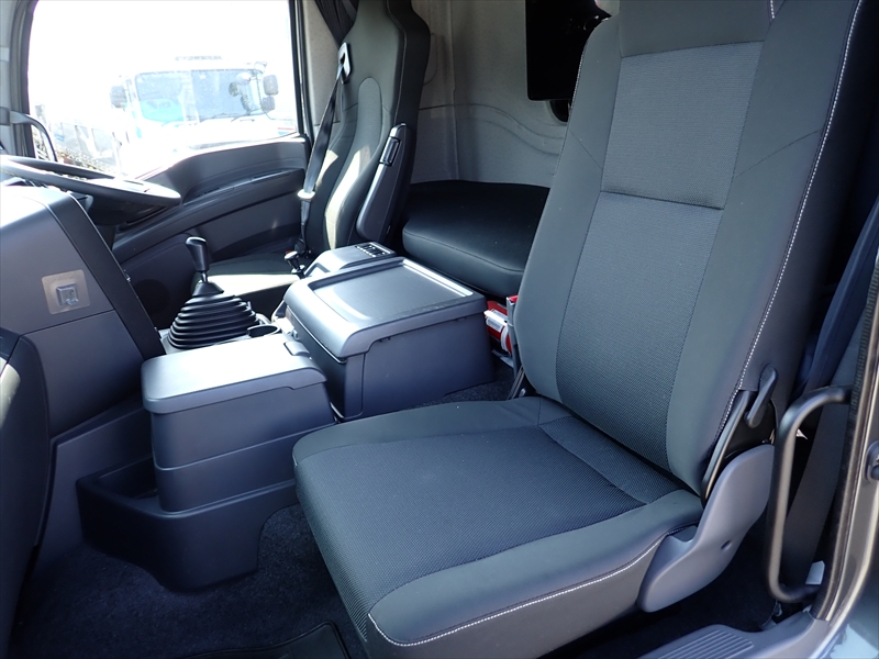 【352625】アルミウィング 床鉄板張り 融雪仕様|中古トラックの販売・買取・査定のアイナビ