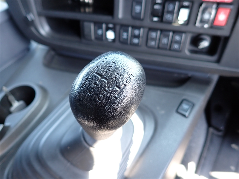 【352625】アルミウィング 床鉄板張り 融雪仕様|中古トラックの販売・買取・査定のアイナビ