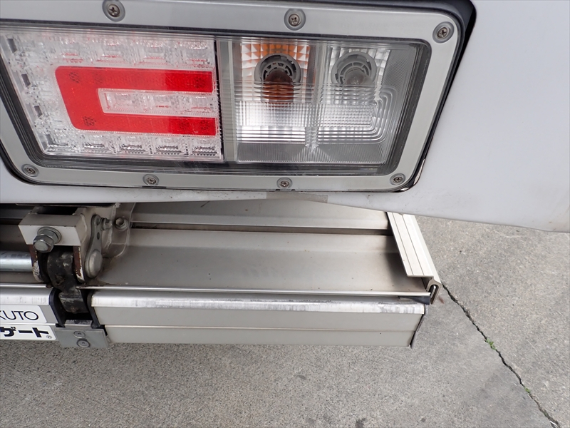 【352438】アルミウィング 格納ゲート付|中古トラックの販売・買取・査定のアイナビ